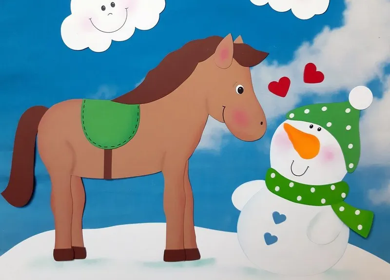 Fensterbild Pferdeliebe im Schnee, Pferd mit Schneemann