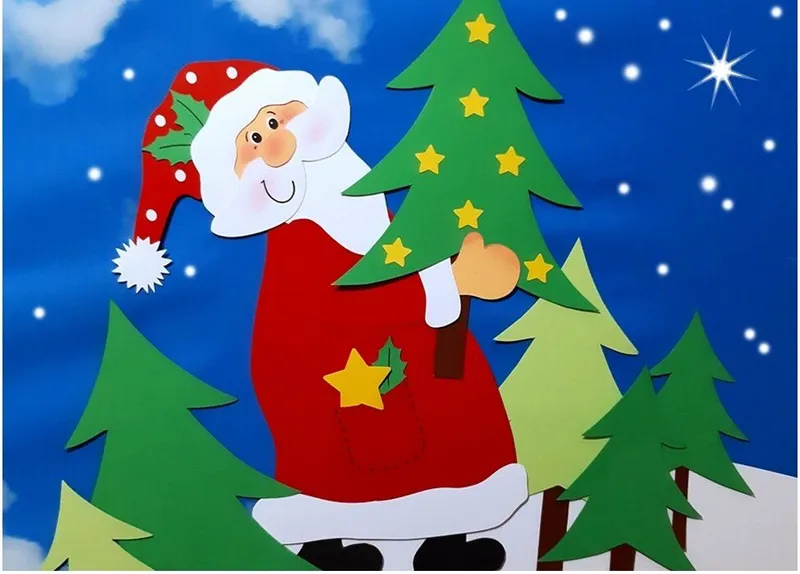 Weihnachtsmann mit Tannenbaum aus Bastelpapier