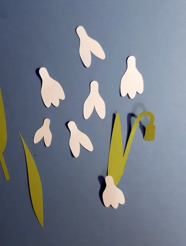 Einzelteile von einem Schneeglöckchen aus Papier