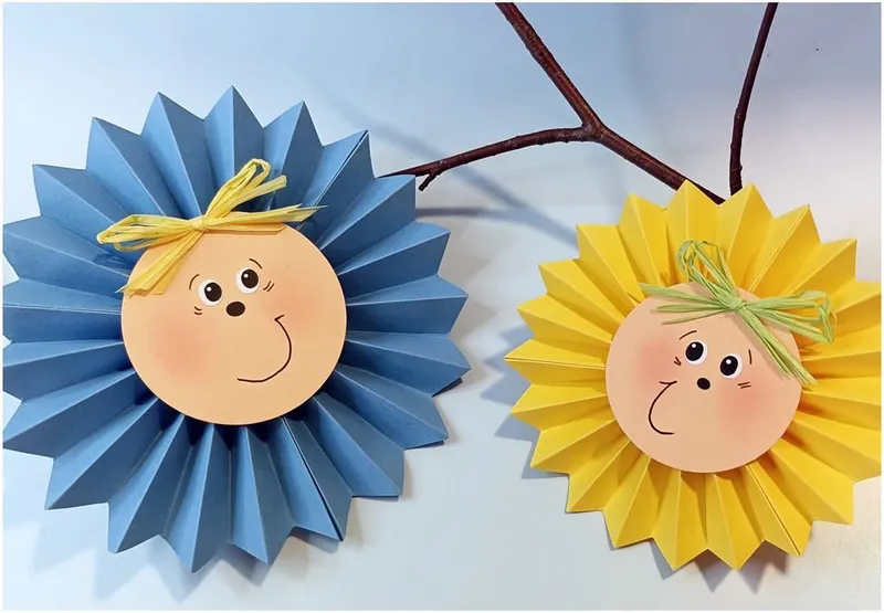 Faltblumen in blau und gelb