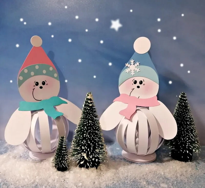 Schneemann-Pärchen aus Fotokarton