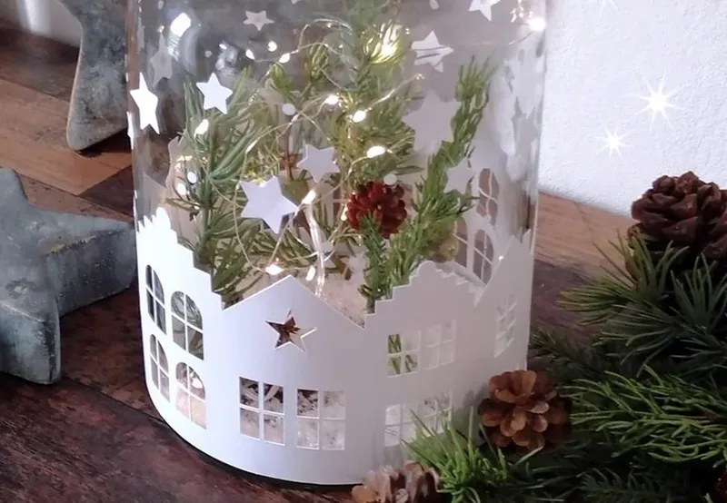Weihnachts-Vase mit Beleuchtung — Buntpapierwelt
