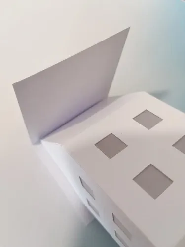 Das Haus von der Landidylle wird zusammengeklebt