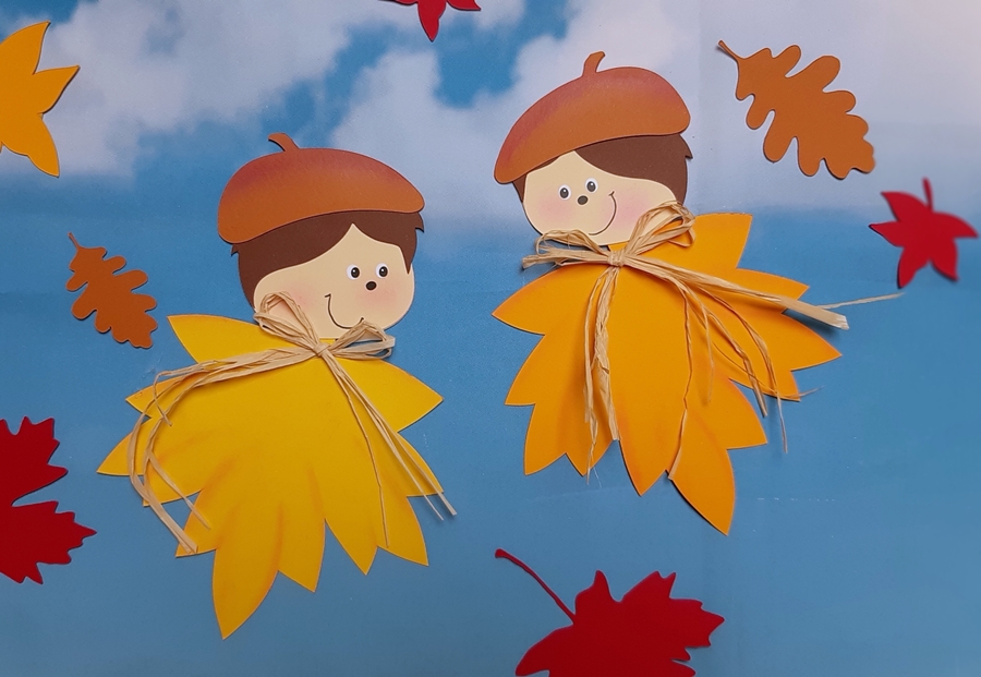 Blätterkinder im Wind