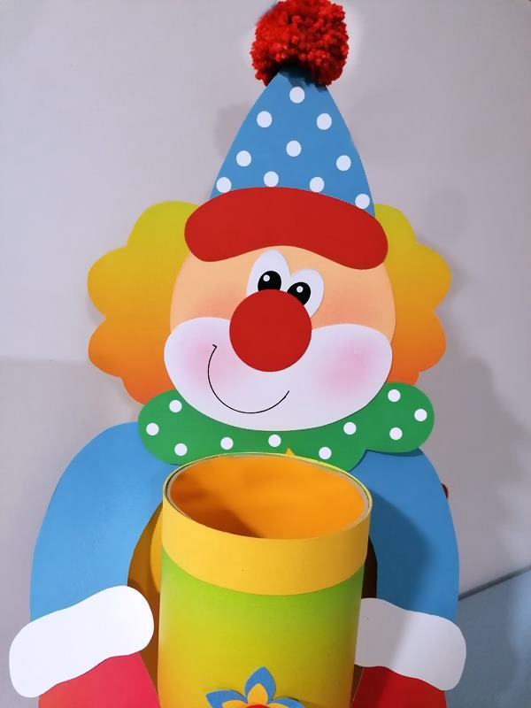 Gesicht vom Clown für das Ballspiel