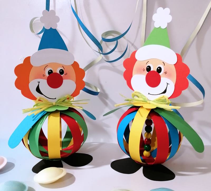 2 Clowns als Paper Balls in bunten Farben