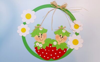 Erdbeeren als dekorativer Fensterkranz
