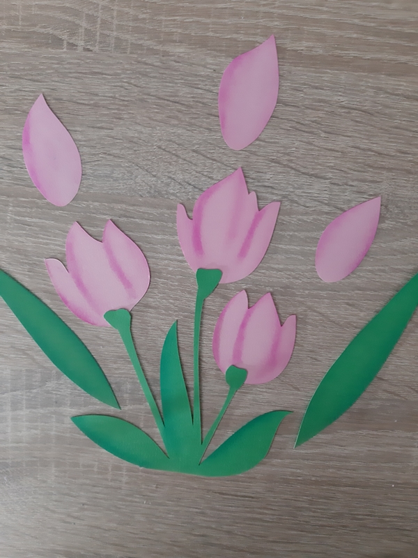 Ein Tulpenstauß in rosa-grün aus Papier