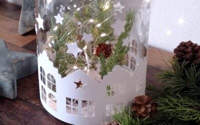 Weihnachts-Vase mit Beleuchtung